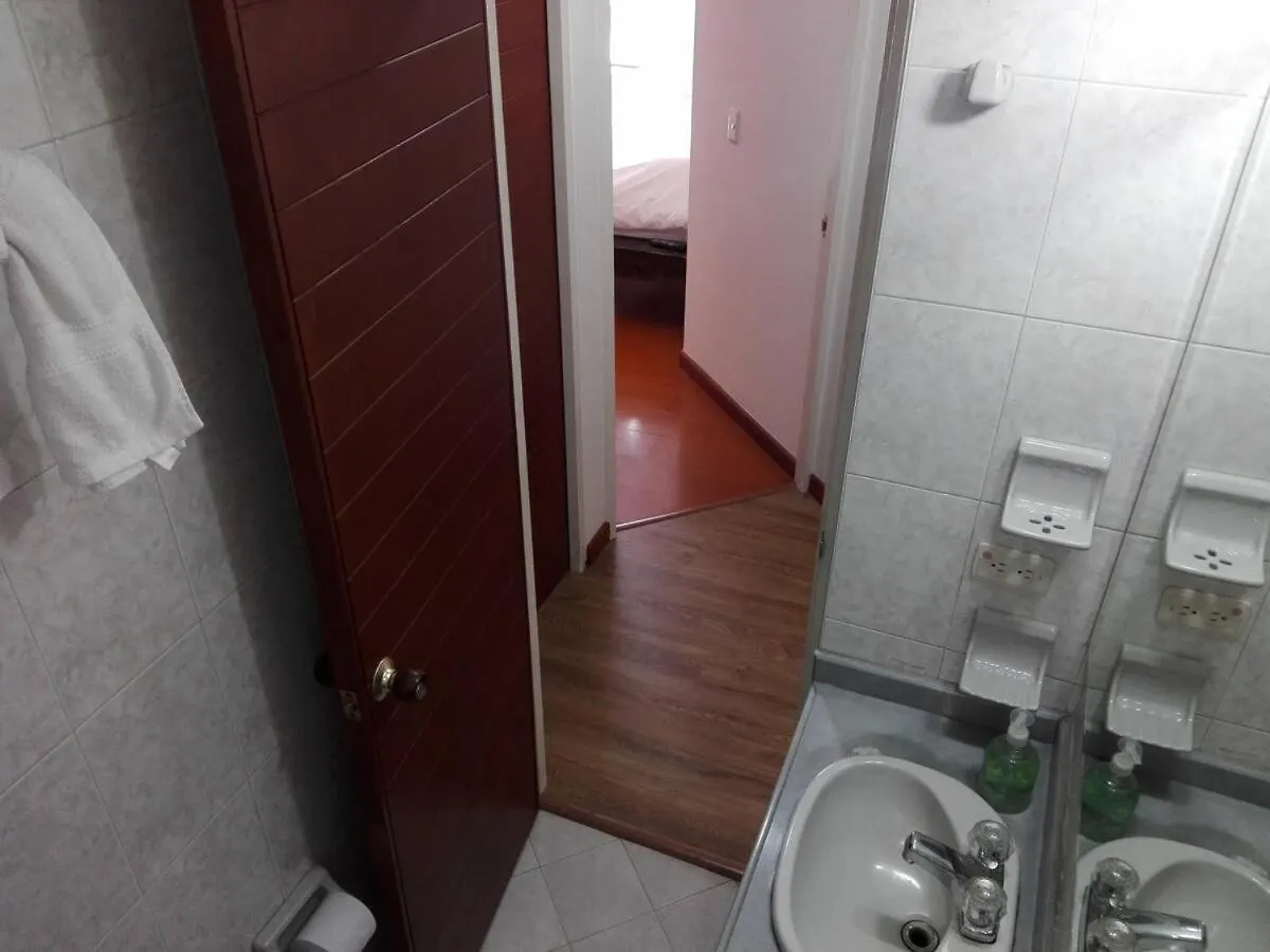 Habitacion En Modelia Bogotá Privatunterkunft