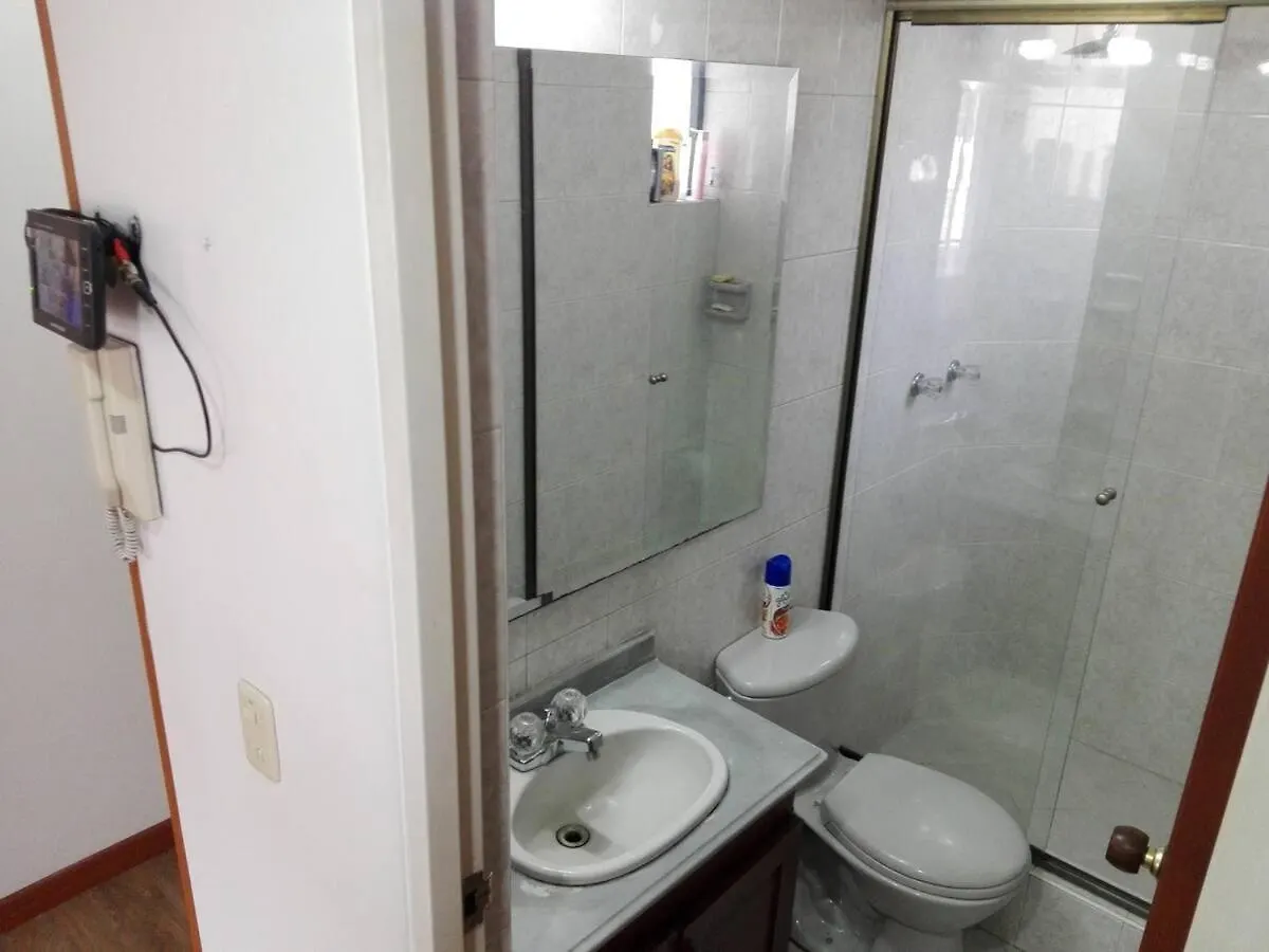 Habitacion En Modelia Bogotá Privatunterkunft